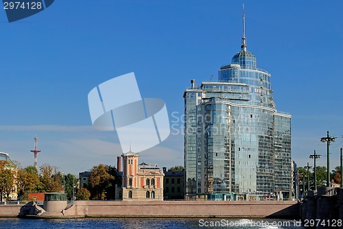 Image of Two houses on the waterfront.