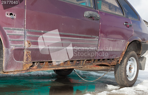 Image of Body of a very old car 