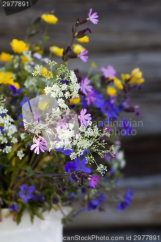 Image of summer flowers in vase