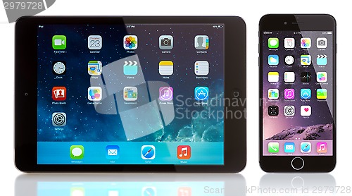 Image of iPad Mini and iPhone 6