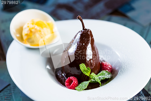 Image of pears in the chocolate