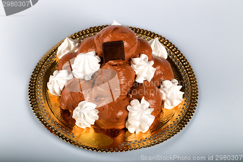 Image of Italian pastry: chocolate profiteroles 