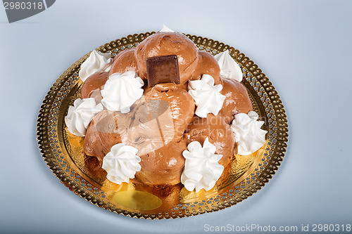 Image of Italian pastry: chocolate profiteroles 