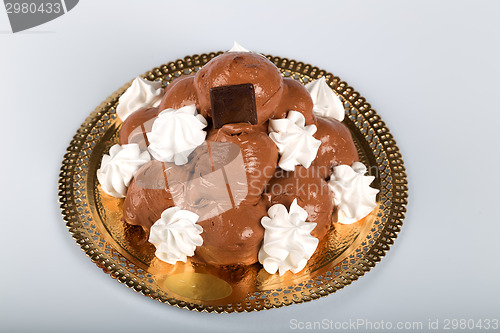 Image of Italian pastry: chocolate profiteroles 