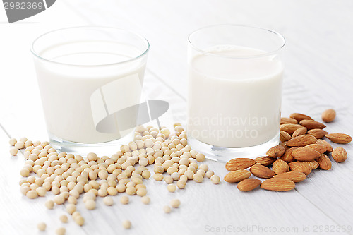 Image of different vegan milk