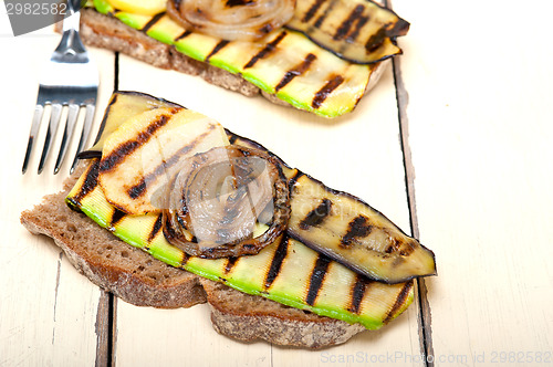 Image of grilled vegetables on bread