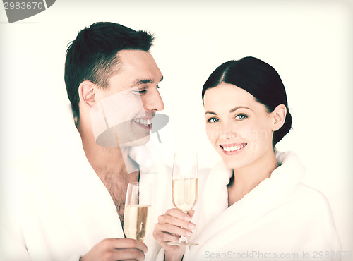 Image of couple in spa