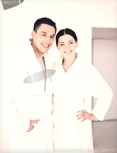 Image of couple in spa