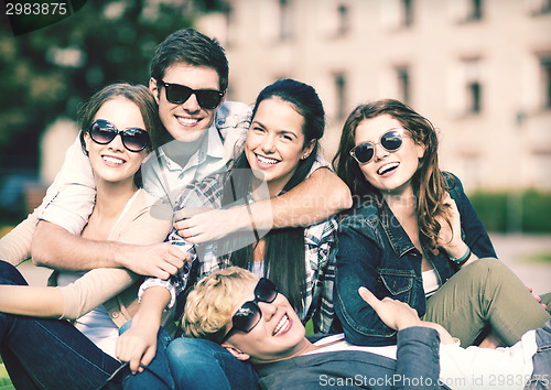 Image of group of students or teenagers hanging out