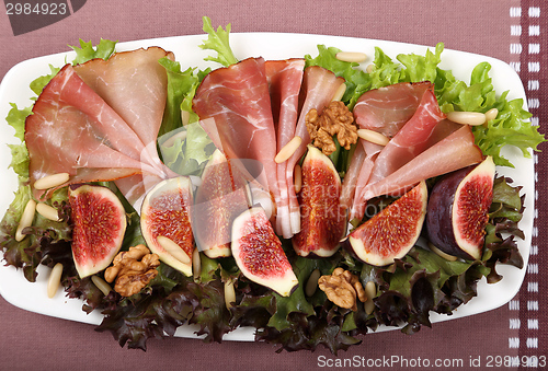 Image of Salad with prosciutto