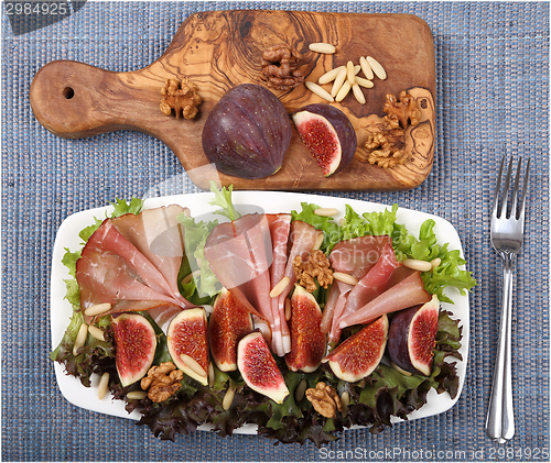 Image of Salad with prosciutto