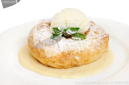 Image of Savarin with ice cream