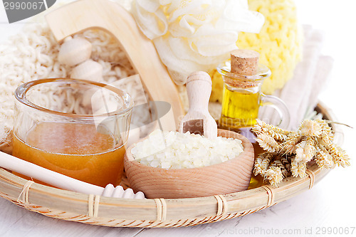 Image of relaxing honey bath