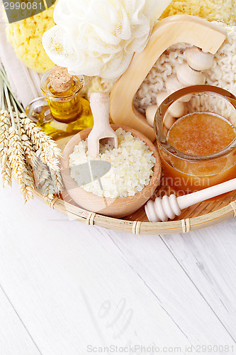 Image of relaxing honey bath