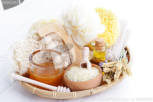 Image of relaxing honey bath