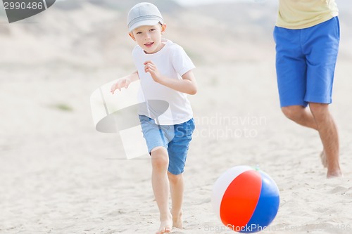 Image of family at the beach