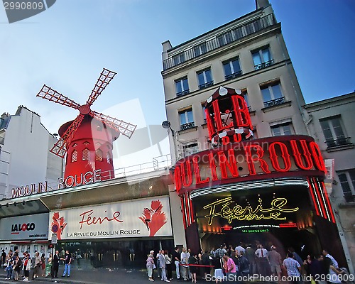 Image of Moulin Rouge in Paris