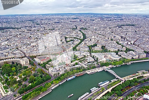 Image of Up view of Paris