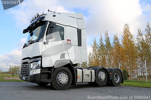 Image of White Renault T Truck Tractor 