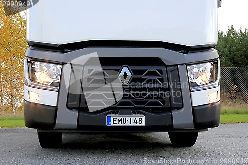 Image of Renault Truck Tractor T480, Headlight Detail