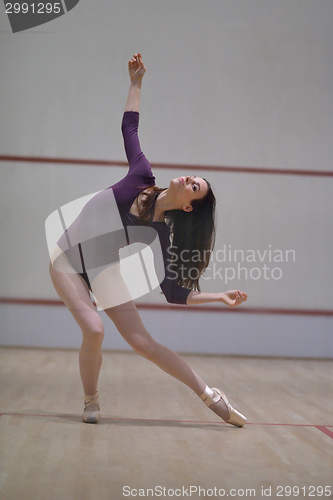 Image of ballet dancer