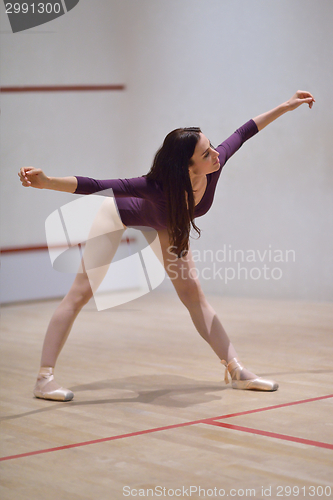 Image of ballet dancer