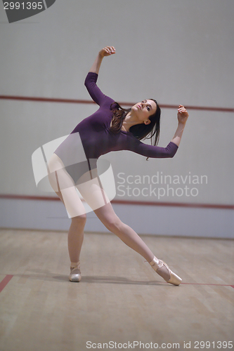 Image of ballet dancer