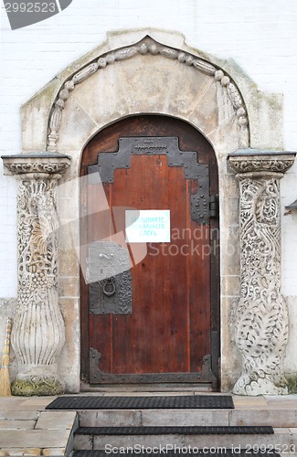 Image of Vintage door on a building in Moscow