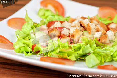 Image of Vegetable salad with crackers