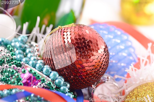 Image of blue and red Christmas balls close up