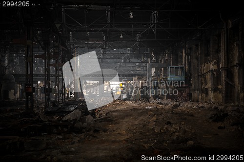 Image of Large empty hall with concrete walls