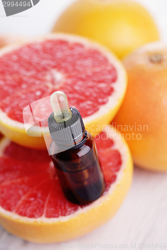 Image of grapefruit essential oil