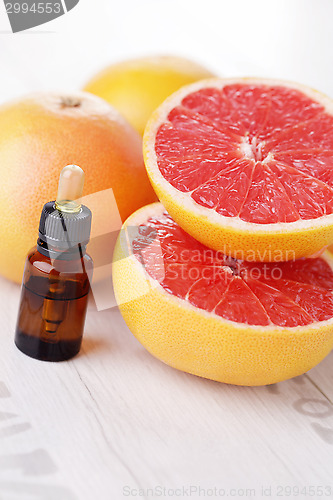 Image of grapefruit essential oil