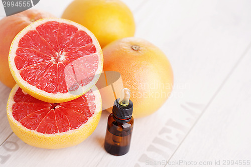 Image of grapefruit essential oil