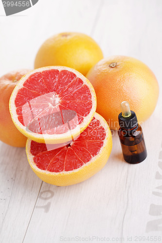 Image of grapefruit essential oil