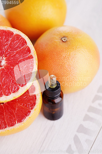Image of grapefruit essential oil