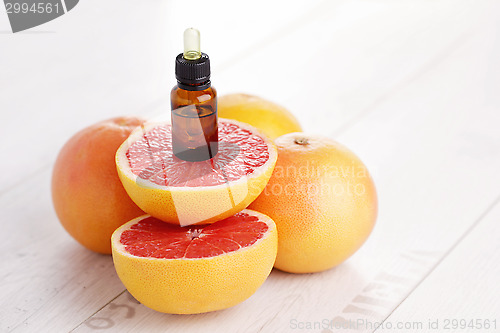 Image of grapefruit essential oil