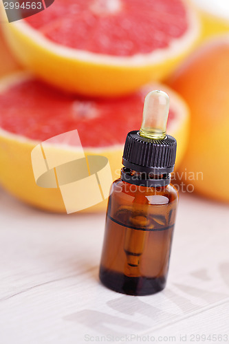 Image of grapefruit essential oil