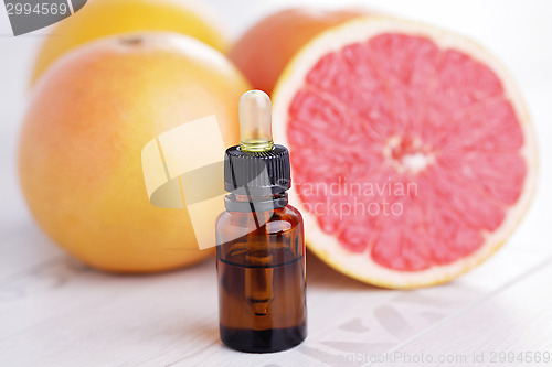 Image of grapefruit essential oil
