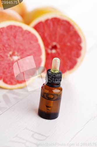 Image of grapefruit essential oil