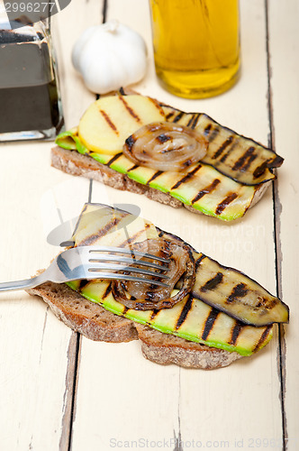 Image of grilled vegetables on bread
