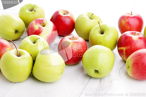 Image of green and red apples