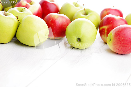 Image of green and red apples