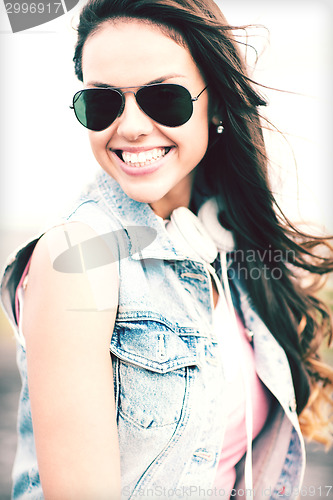 Image of teenage girl outside