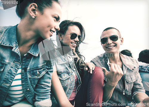 Image of group of teenagers hanging out