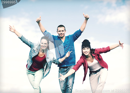 Image of group of teenagers dancing