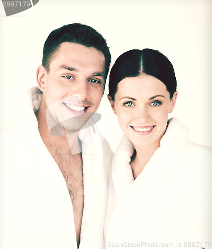 Image of couple in spa