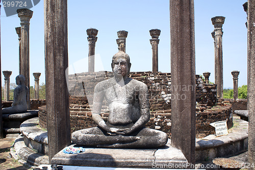 Image of Buddha and vatadage