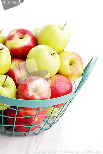 Image of green and red apples