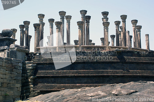 Image of Wall and pillars